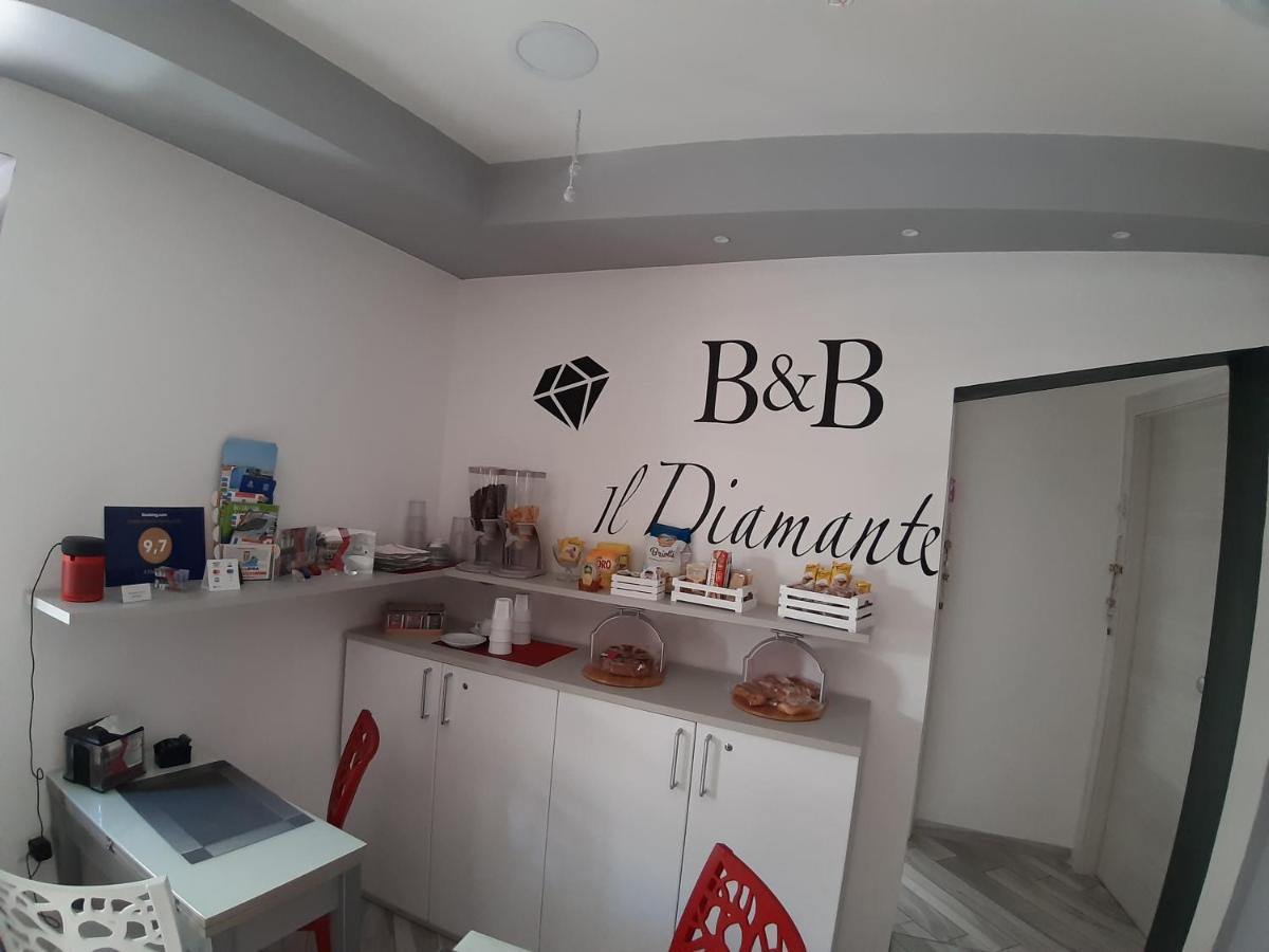Il Diamante Bed & Breakfast โครโตเน ภายนอก รูปภาพ