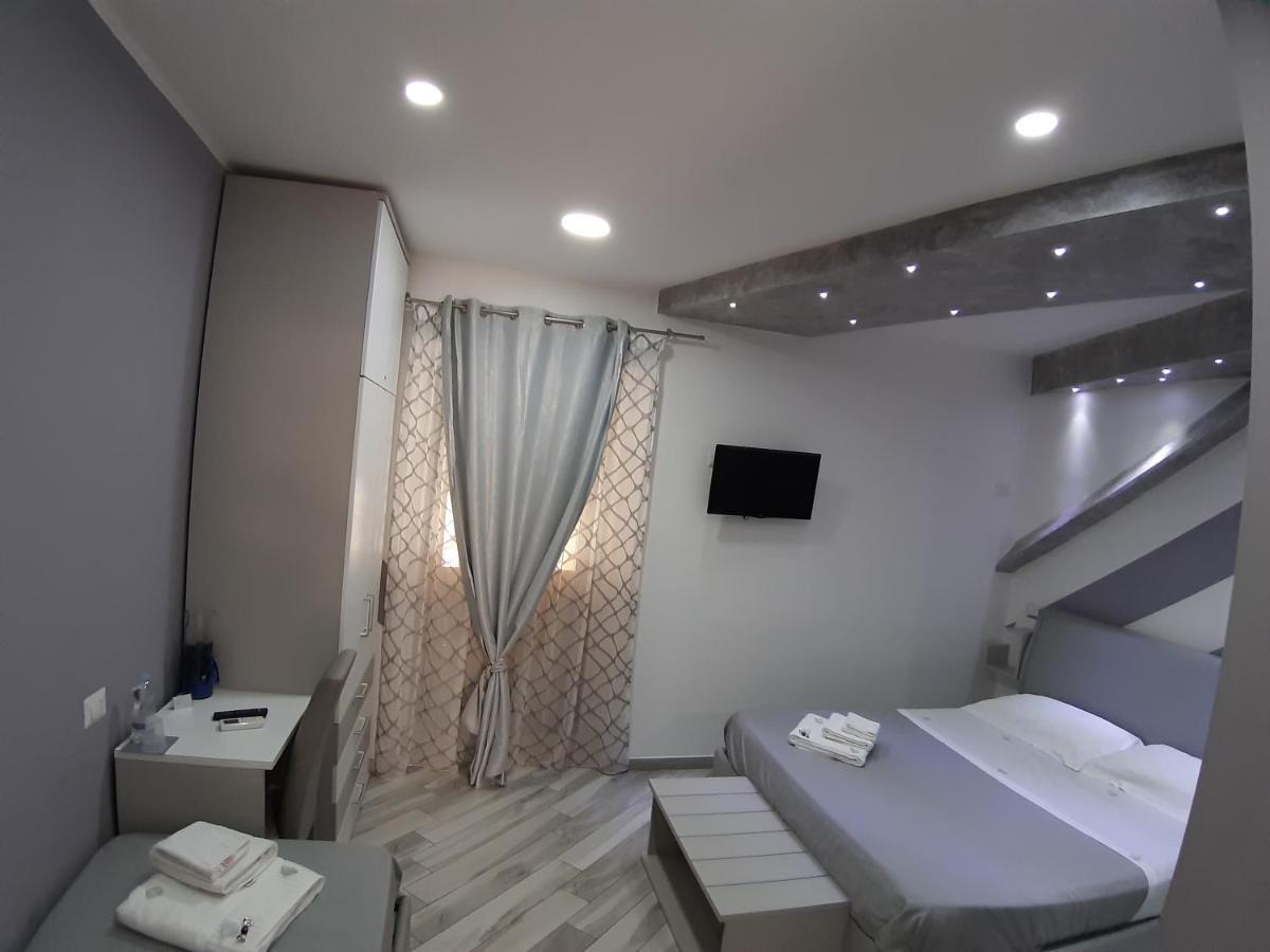 Il Diamante Bed & Breakfast โครโตเน ภายนอก รูปภาพ
