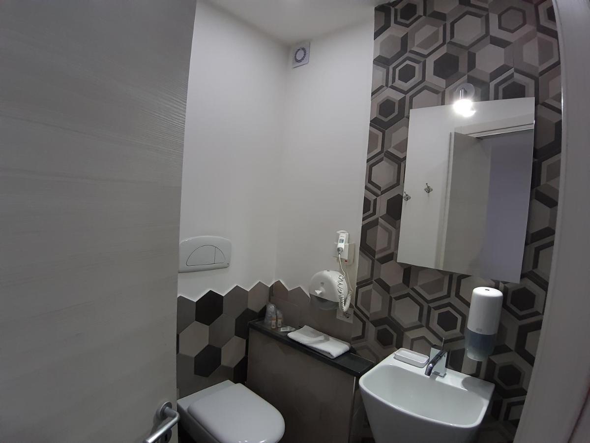 Il Diamante Bed & Breakfast โครโตเน ภายนอก รูปภาพ