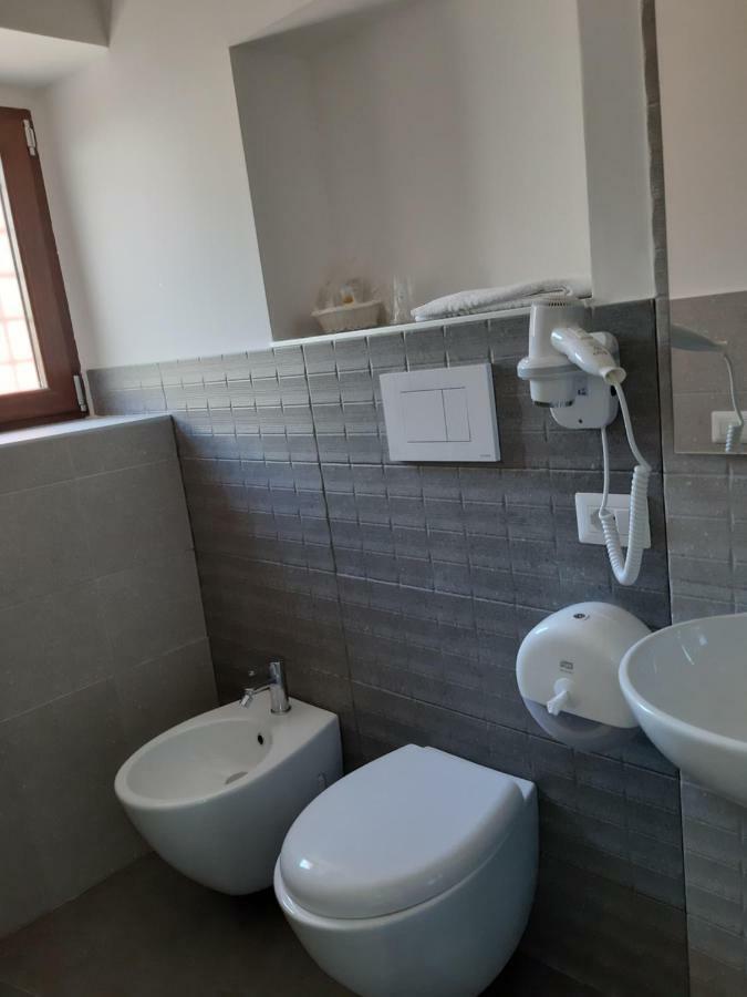 Il Diamante Bed & Breakfast โครโตเน ภายนอก รูปภาพ