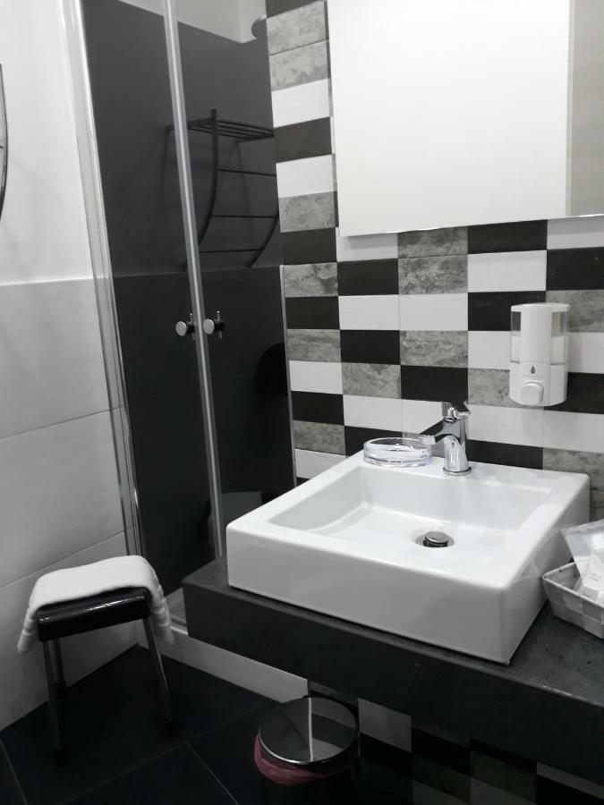 Il Diamante Bed & Breakfast โครโตเน ภายนอก รูปภาพ