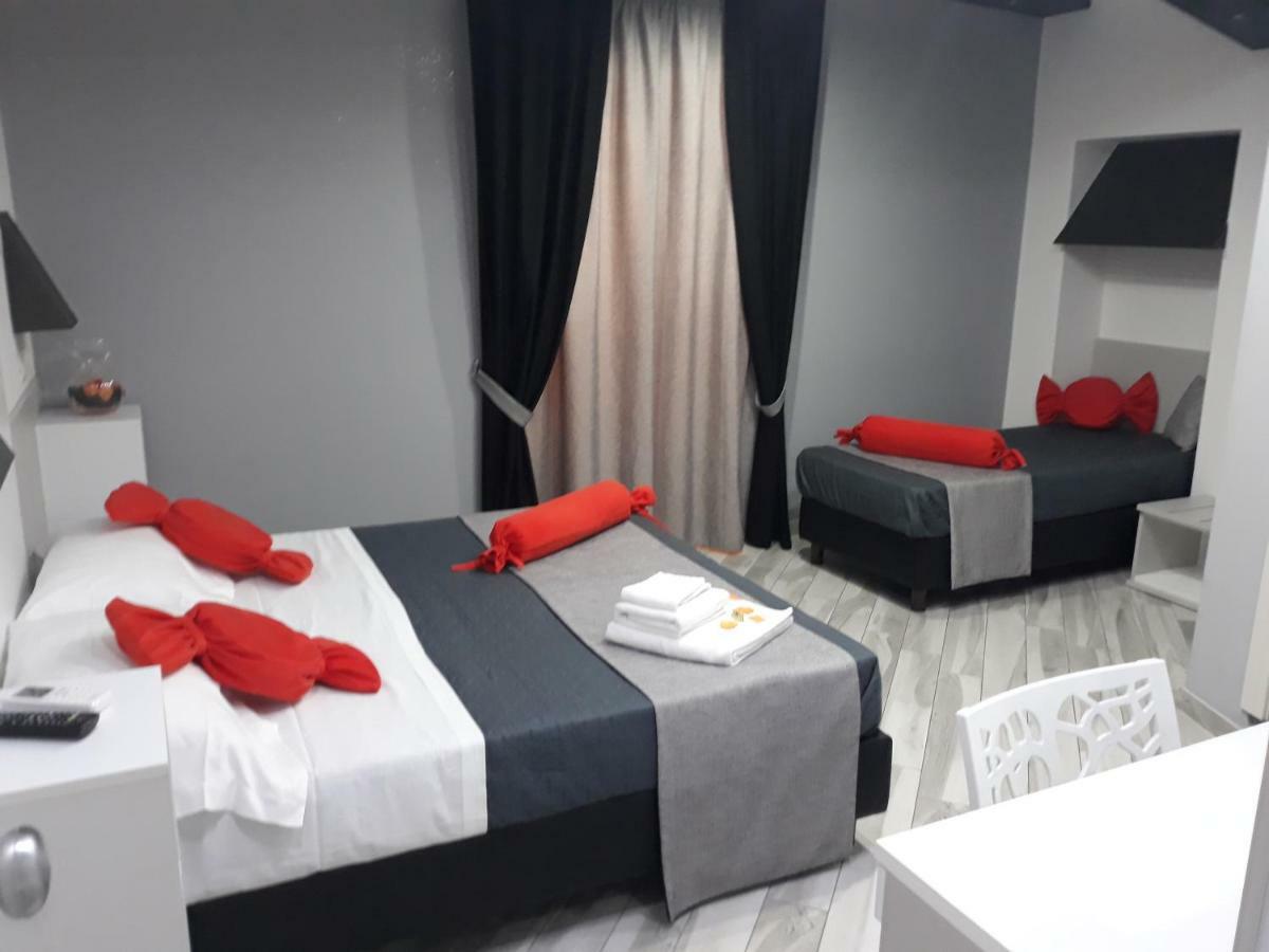 Il Diamante Bed & Breakfast โครโตเน ภายนอก รูปภาพ